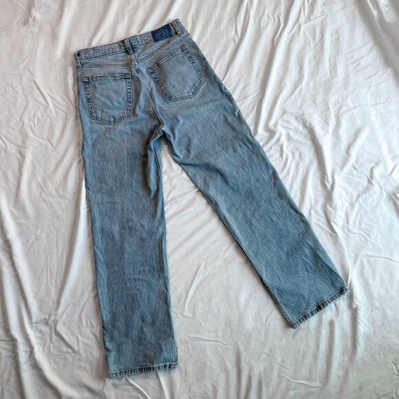 Abercrombie & Fitch High Rise 90s Relaxed Split Hem Jeans - Picture 4 of 9